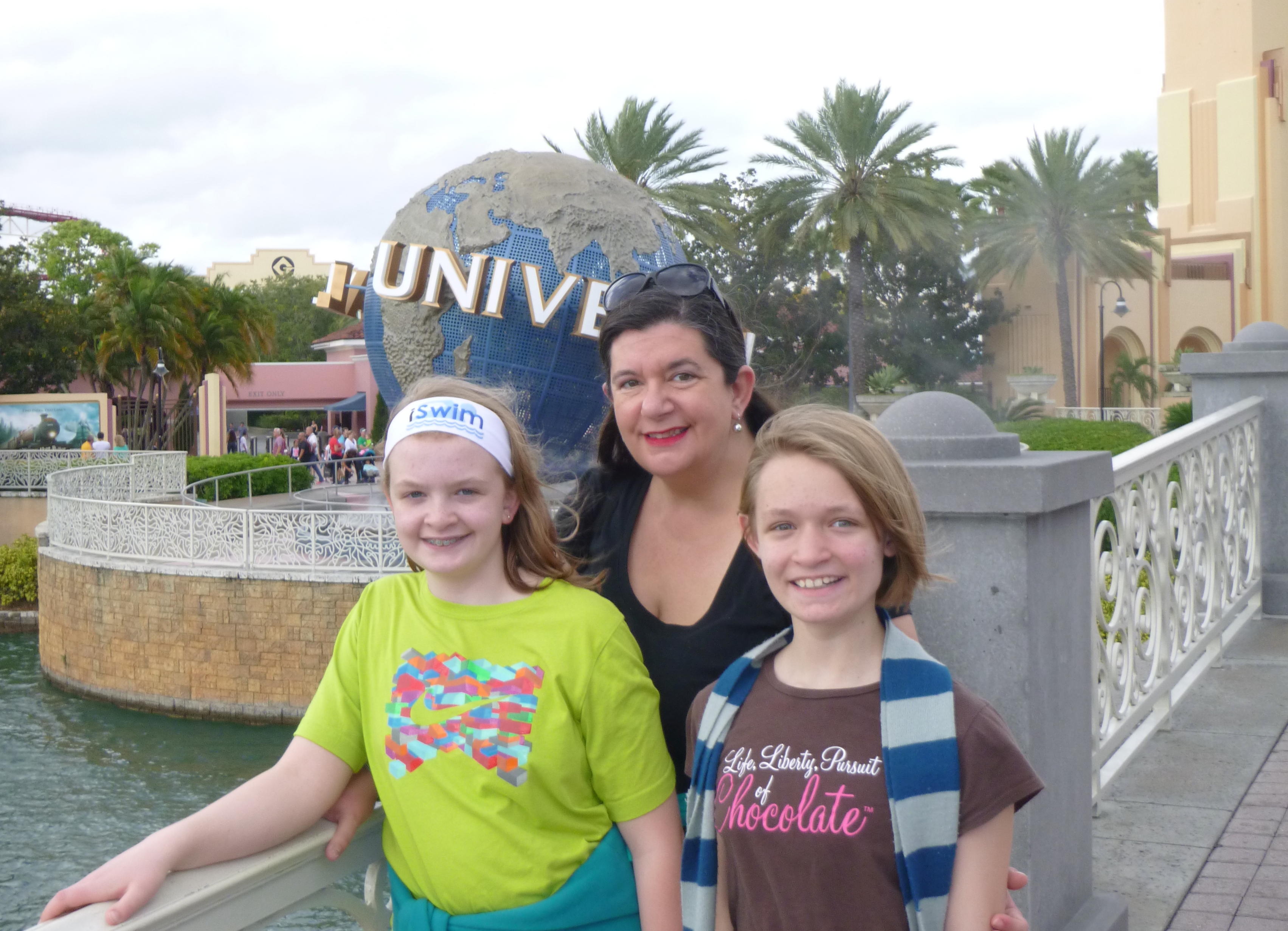2014-11-23 Universal BJC globe.jpg